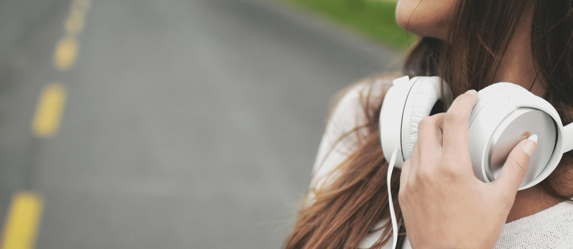 headphones 1920x833